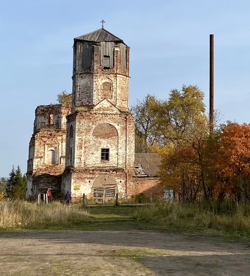 Красногорский Богородицкий монастырь, на территории которого похоронен В.В. Голицын