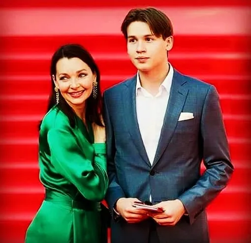 Наталия Антонова с сыном Артемом