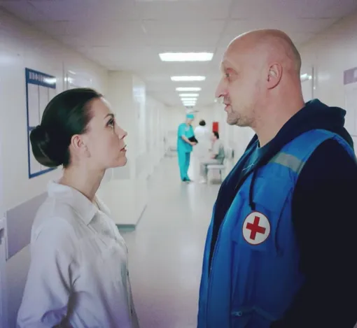 Мария Рассказова и Гоша Куценко в сериале «Скорая помощь-2»