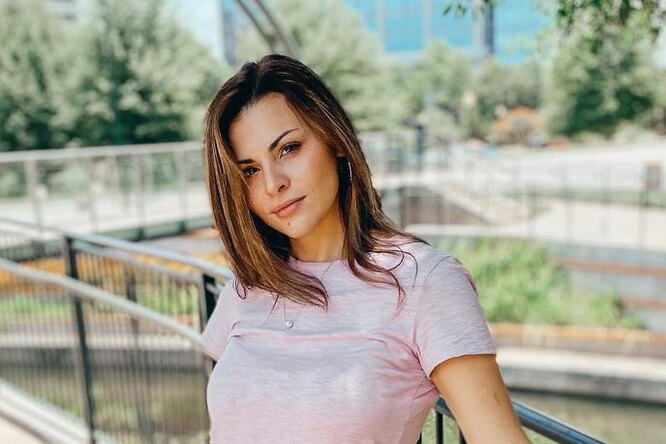 Больше не «кит»: женщина изящно отомстила одноклассникам, дразнившим ее в школе