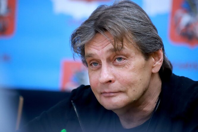 «Кожа стареет, обвисает»: 55-летний Александр Домогаров рассказал об отношении к пластике «Кожа стареет, обвисает»: 55-летний Александр Домогаров рассказал об отношении к пластике