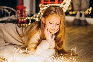Дед Мороз и дети: психолог Мария Зеленова о том, зачем верить в чудесное