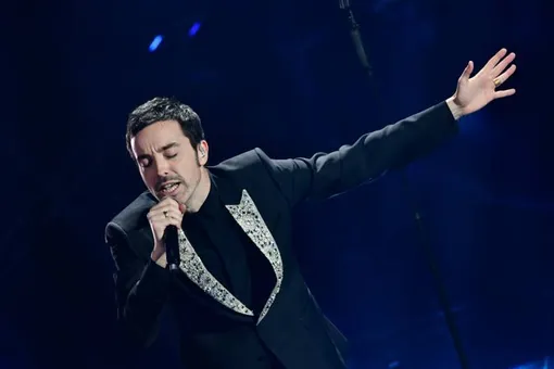 Итальянский певец Диодато, который должен был поехать на Евровидение, снял пронзительное видео на пустом стадионе