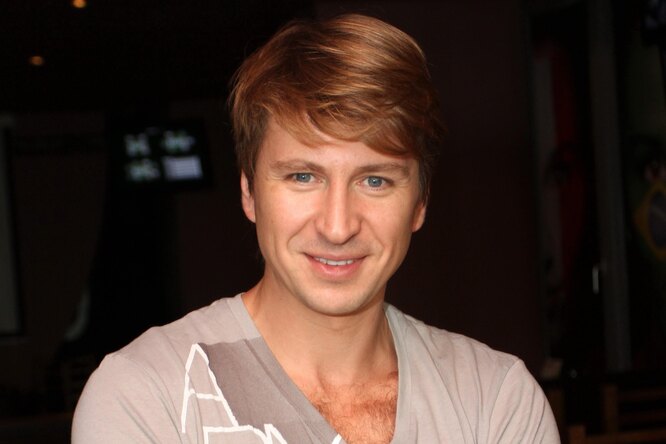 «Классный муж у жены»: Алексей Ягудин продемонстрировал обнаженный торс «Классный муж у жены»: Алексей Ягудин продемонстрировал обнаженный торс