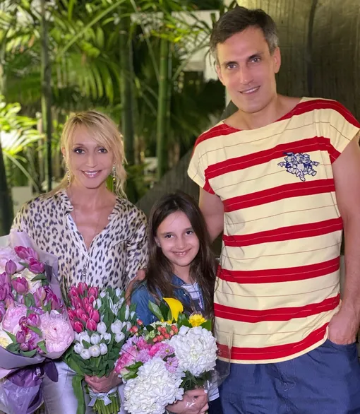 Кристина Орбакайте с мужем Михаилом Земцовым и дочерью Клавдией