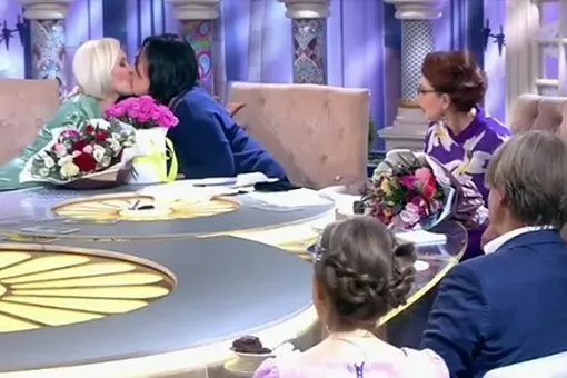 Лариса Гузеева и Василиса Володина удивили страстным поцелуем на шоу «Давай поженимся!»