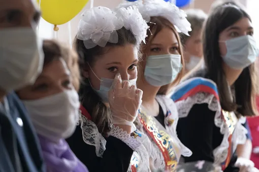 Дети и коронавирус: аргументы за и против открытия школ и детских садов