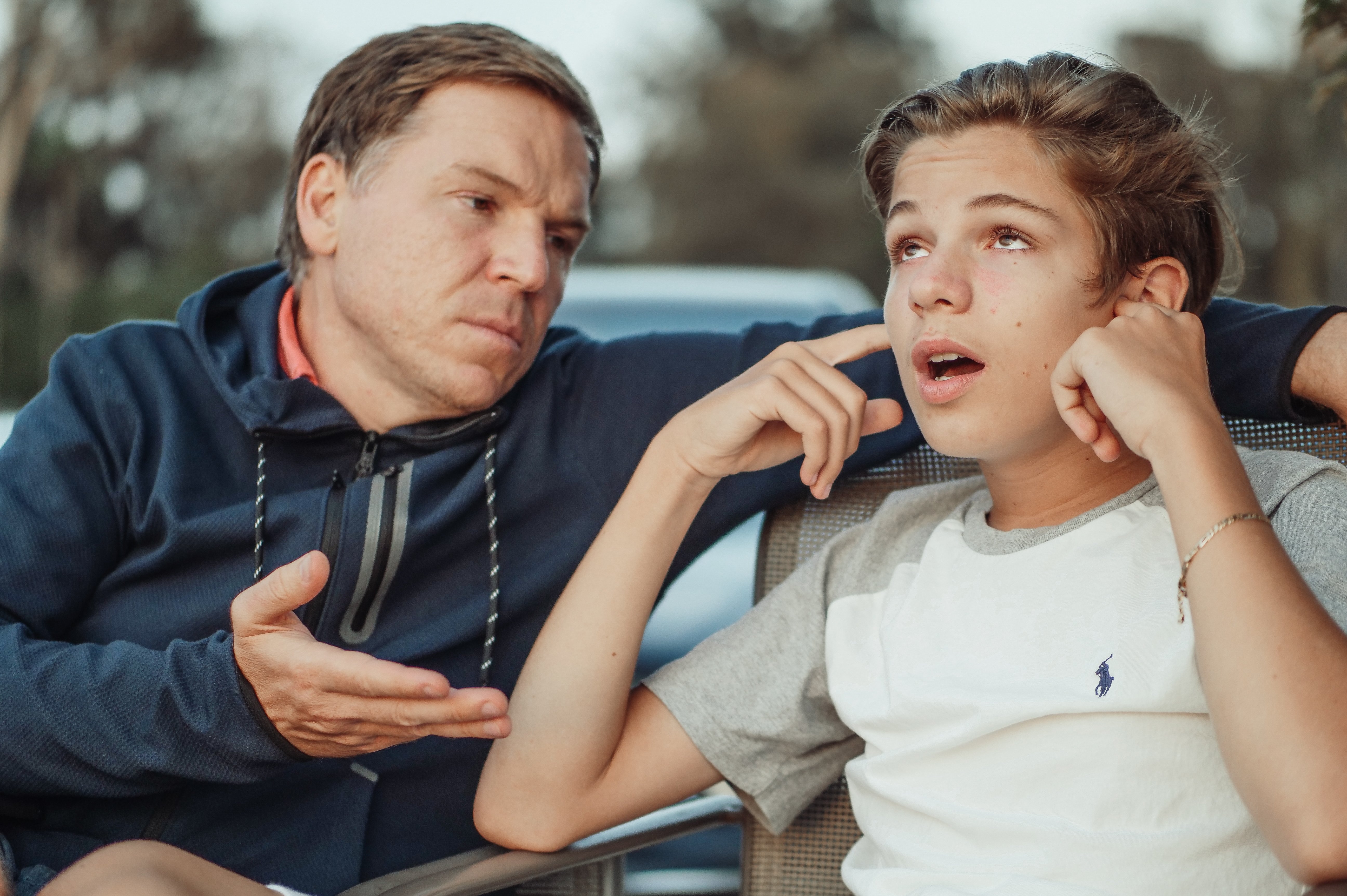 Ужин с родителями невесты. Ребята отец. Отцы и дети. Разговор с родственниками. Встреча с родственниками.