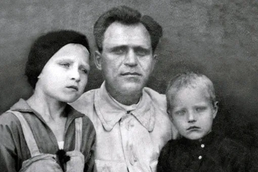 Римма Маркова с отцом и братом