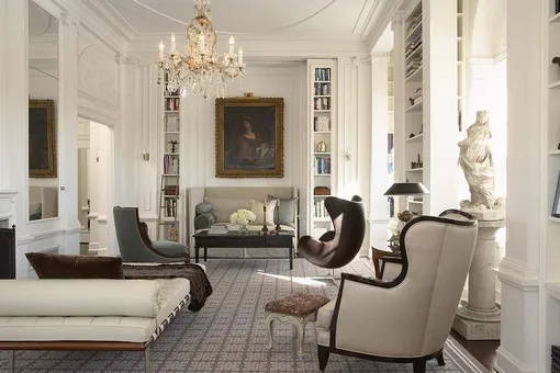 Пример интерьера гостиной в стиле «тихая роскошь» как у Памелы Андерсон