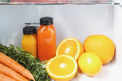 Как избавиться от плохого запаха из холодильника