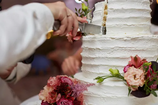 Обречены на развод? Украшение свадебного торта рассердило женщин