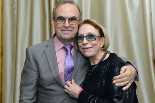 76-летняя Инна Чурикова опубликовала трогательное семейное фото с мужем и сыном
