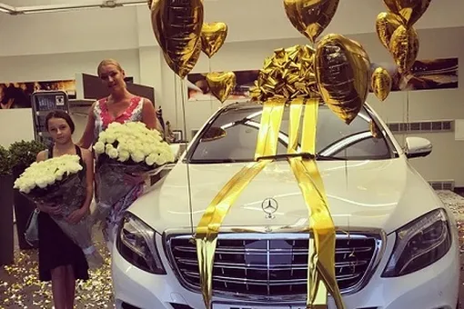 Неизвестный поклонник подарил Анастасии Волочковой автомобиль за 10 миллионов