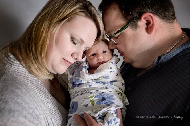 Трогательный момент рождения ребенка пары, пережившей три замершие беременности