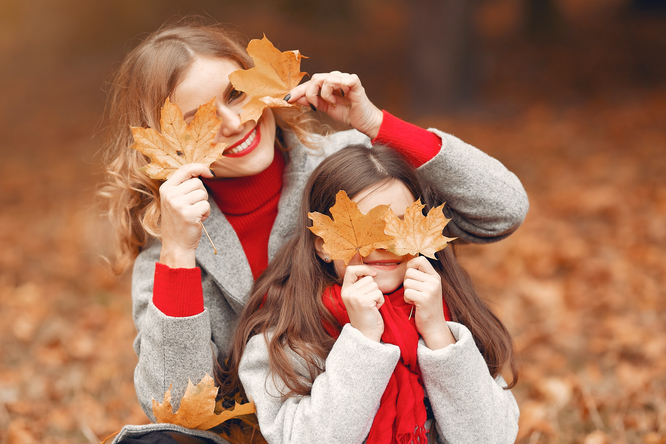 Что можно сделать с детьми из осенних листьев: поделки своими руками