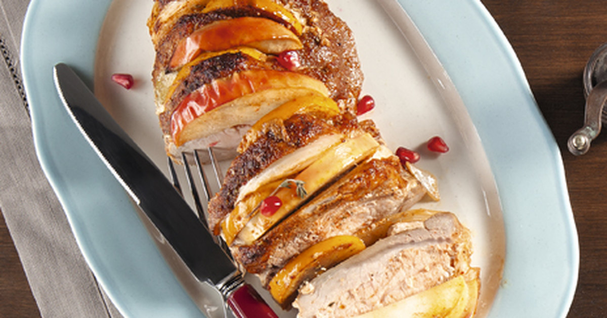 Мясо с хурмой. Блюда с хурмой и мясом. Мясо с хурмой. Крученики из свинины. Мясо с хурмой.