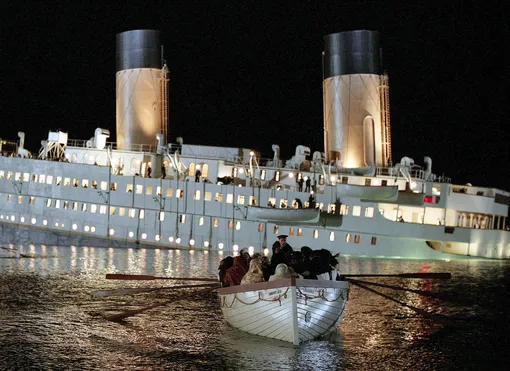 кадр из фильма «Титаник»