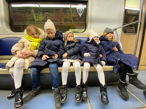 Самые юные зрители в метро