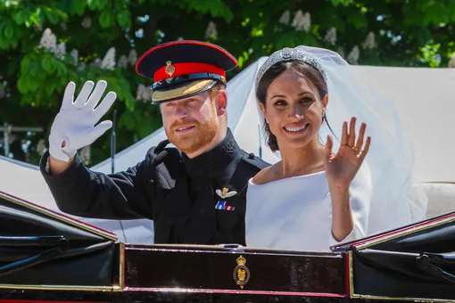 27 ноября 2017 года Кенсингтонский дворец официально сообщил, что актриса и принц помолвлены