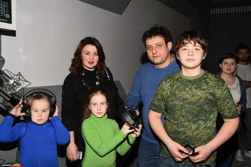 Михаил Полицеймако с женой и детьми (архивное фото)
