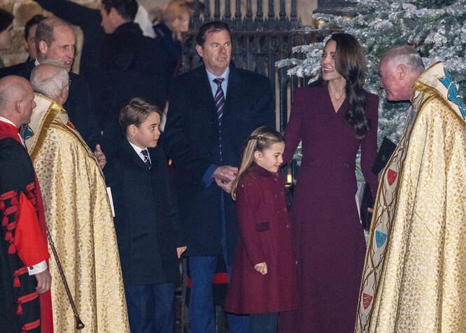 Принц Уильям, принц Джордж, принцесса Шарлотта и Кейт Миддлтон прибывают на рождественскую службу в Вестминстерское аббатство
