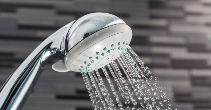 Как правильно очистить лейку душа от осадка и загрязнений: пошаговая ...