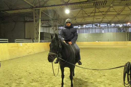 Дмитрий Клюквин на лошади