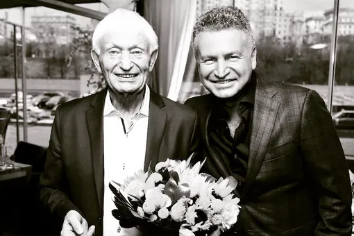 82-летний отец Леонида Агутина вышел в свет с молодой избранницей