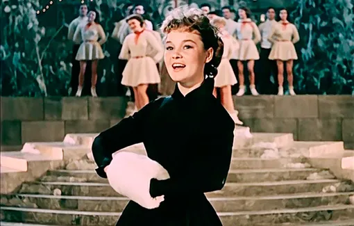 Легендарные платья звёзд советского кино: фото, описание, истории