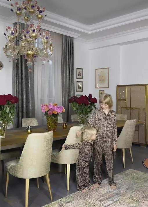 Дизайн интерьера дома Яны Рудковской с позолоченным акцентом на деталях
