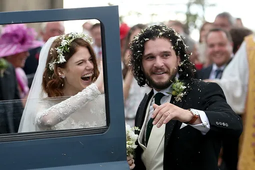 Джон Сноу и Игритт теперь вместе: актеры «Игры престолов» сыграли свадьбу в Шотландии