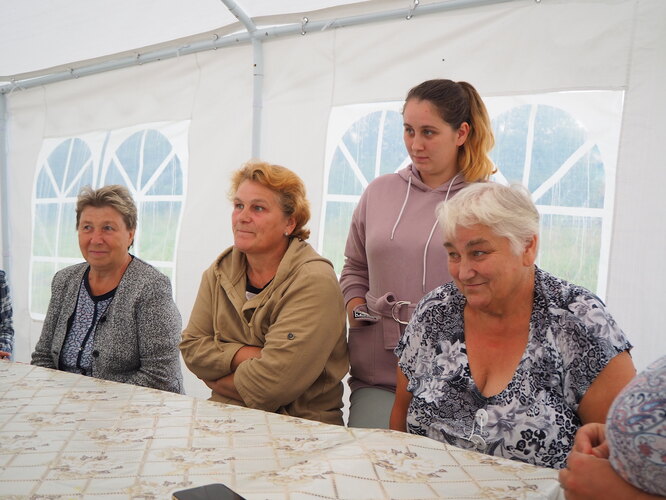 Активистки Власьевской. В шатре «Ремесленной деревни»