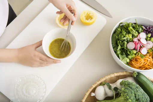 Заправка для овощного салата: простой и очень классный рецепт