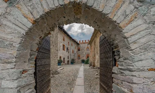 Двор в Castello di Montalto