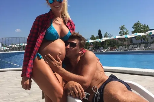Алексей Ягудн показал откровенное фото беременной супруги