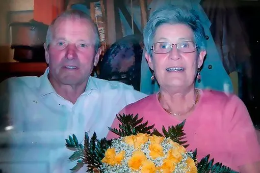 Супруги, прожившие в браке 60 лет, умерли в один день от коронавируса