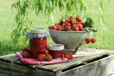Варенье из клубники на зиму: минимум сахара и мармеладный вкус