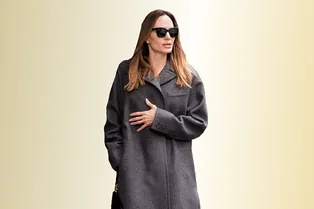 Как выглядеть «дорого» в пальто: вдохновляемся стилем Анджелины Джоли