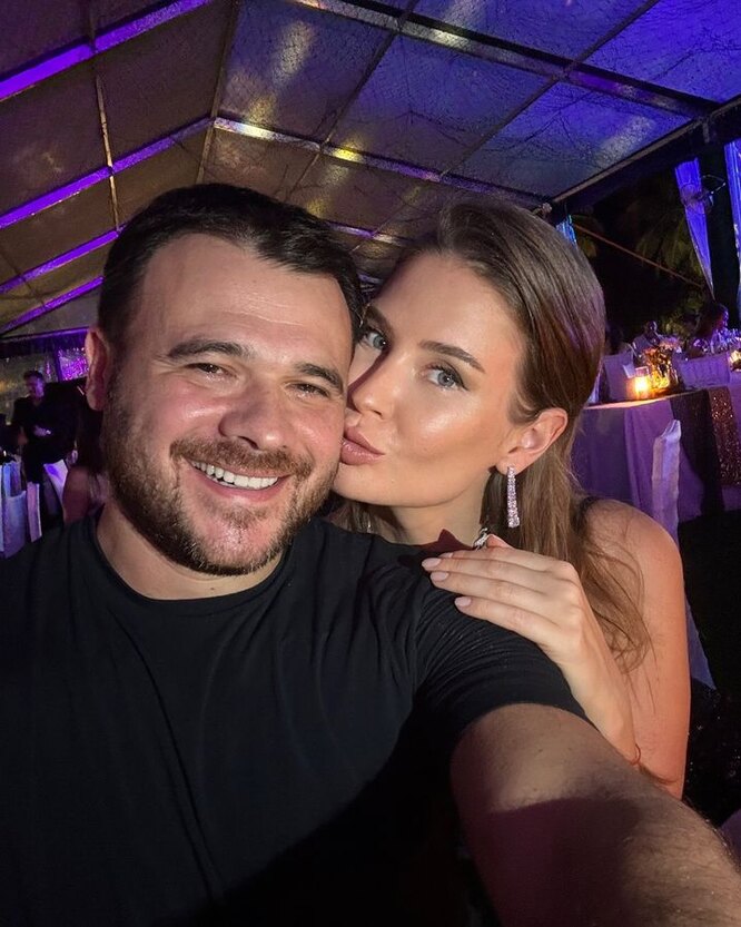 Как выглядит бабушка Эмина Агаларова: фото с артистом выложила Тамара Гриль