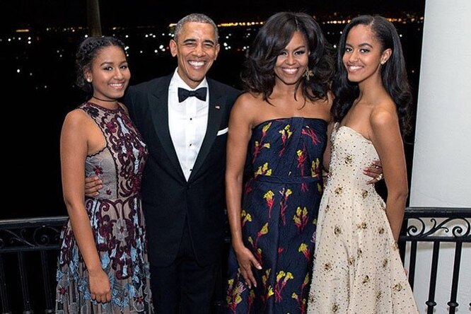 «С днем рождения, малышка!» Барак Обама трогательно поздравил жену и выложил совместные фото