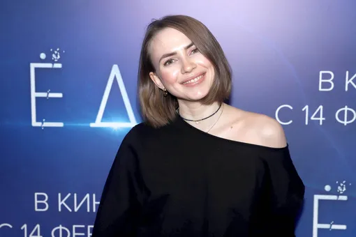 Яна енжаева и слава копейкин фото Слава Копейкин из сериала "Слово пацана" представил публику новую девушку