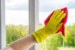 Как помыть окна: пошаговая инструкция