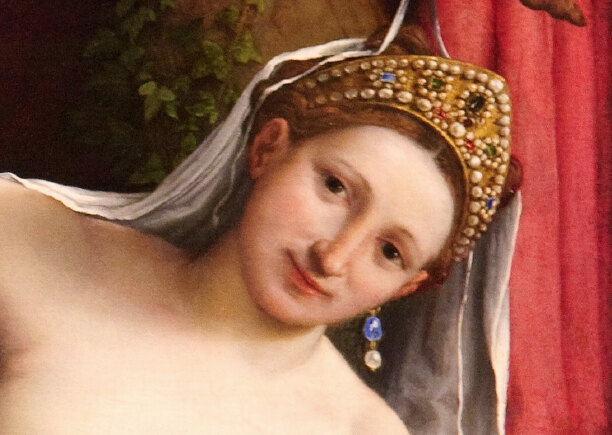 Свадебная тиара – необычный для богини головной убор