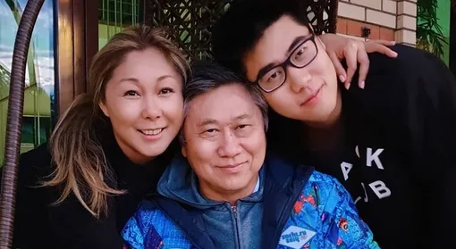 Анита Цой с мужем и сыном фото