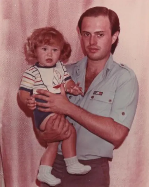Джиган на руках у отца фото