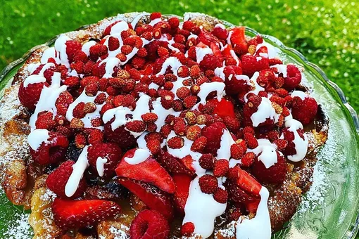 Рецепты звезд: Юлия Высоцкая готовит пирог-галету с ягодами