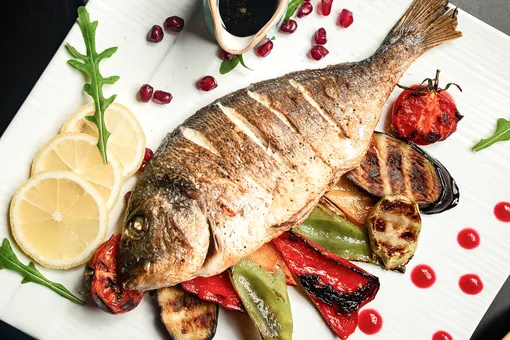 Как приготовить карпа в духовке: рецепт рыбы, запеченной на овощной подушке