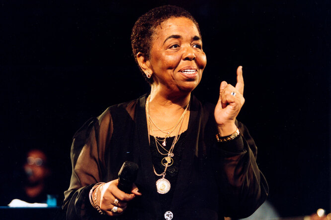 Сезария Эвора: «Мужчины приходят и уходят, а музыка остаётся»