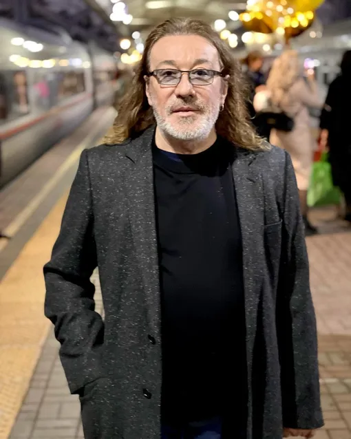 Кузьмин сейчас фото 2025 Stream Владимир Кузьмин и группа "Динамик" "Огонек" Премьера на Радио "Премь